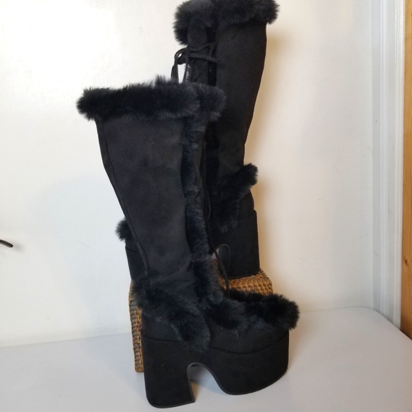 Shoes - Black Winter Faux Fur Lace Front Side Zip Platform Heel Knee High Boot NWOT